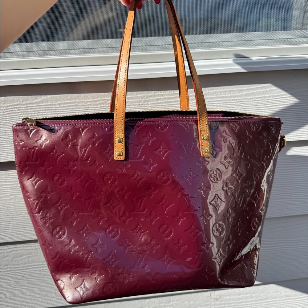 Authentic Vintage Louis Vuitton Monogram Bellevue PM Deep Burgundy Patent Tote - Picture 2 of 9